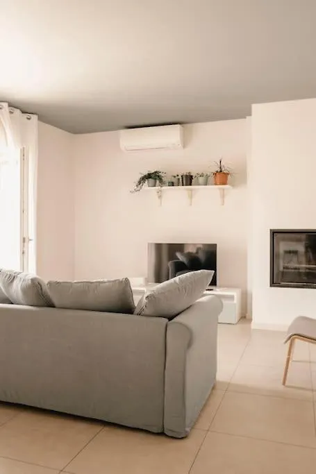 La Casa Di Dino Villa Roe Holiday home